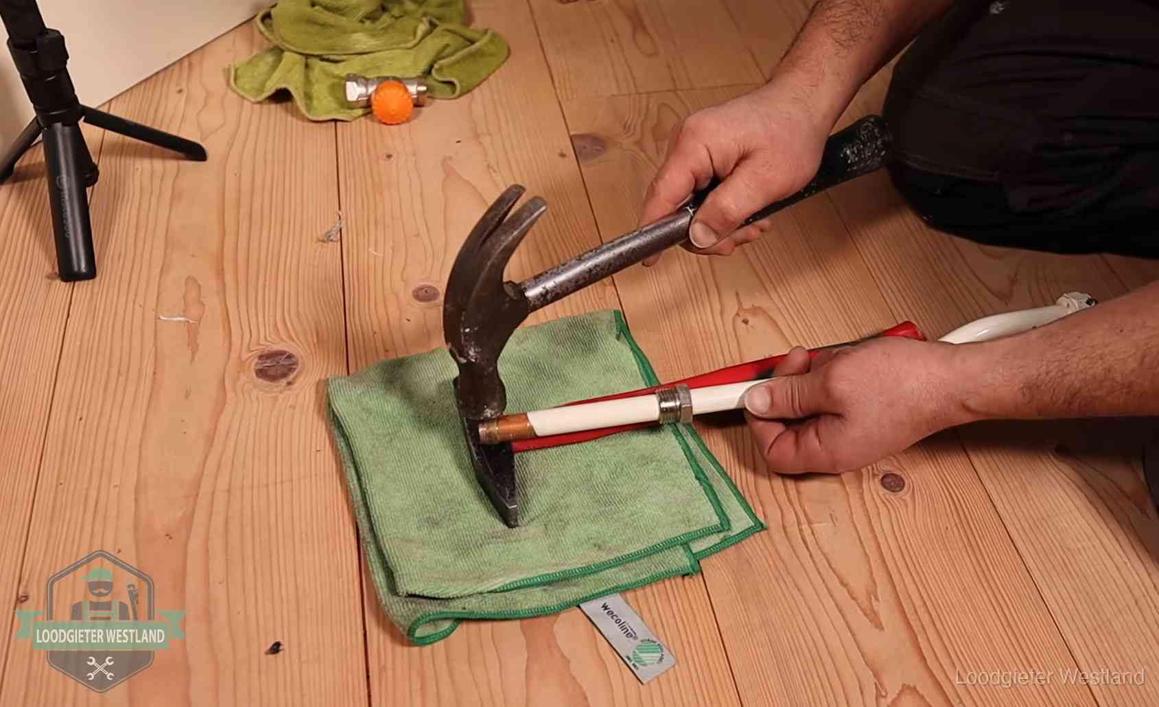 Geimproviseerd gereedschap bij een klus in Westland, een teken om op te letten wie je binnenhaalt